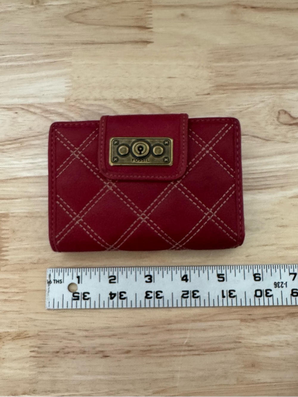 Fossil Red Quilted Leather Wallet with Brass-Tone Turn Lock - Picture 5 of 6